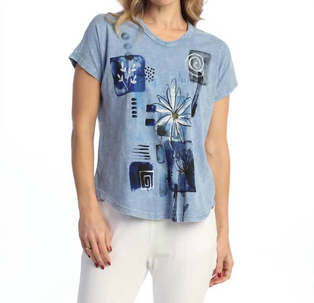 NEW JESS & JANE short sleeve v-neck top in lily